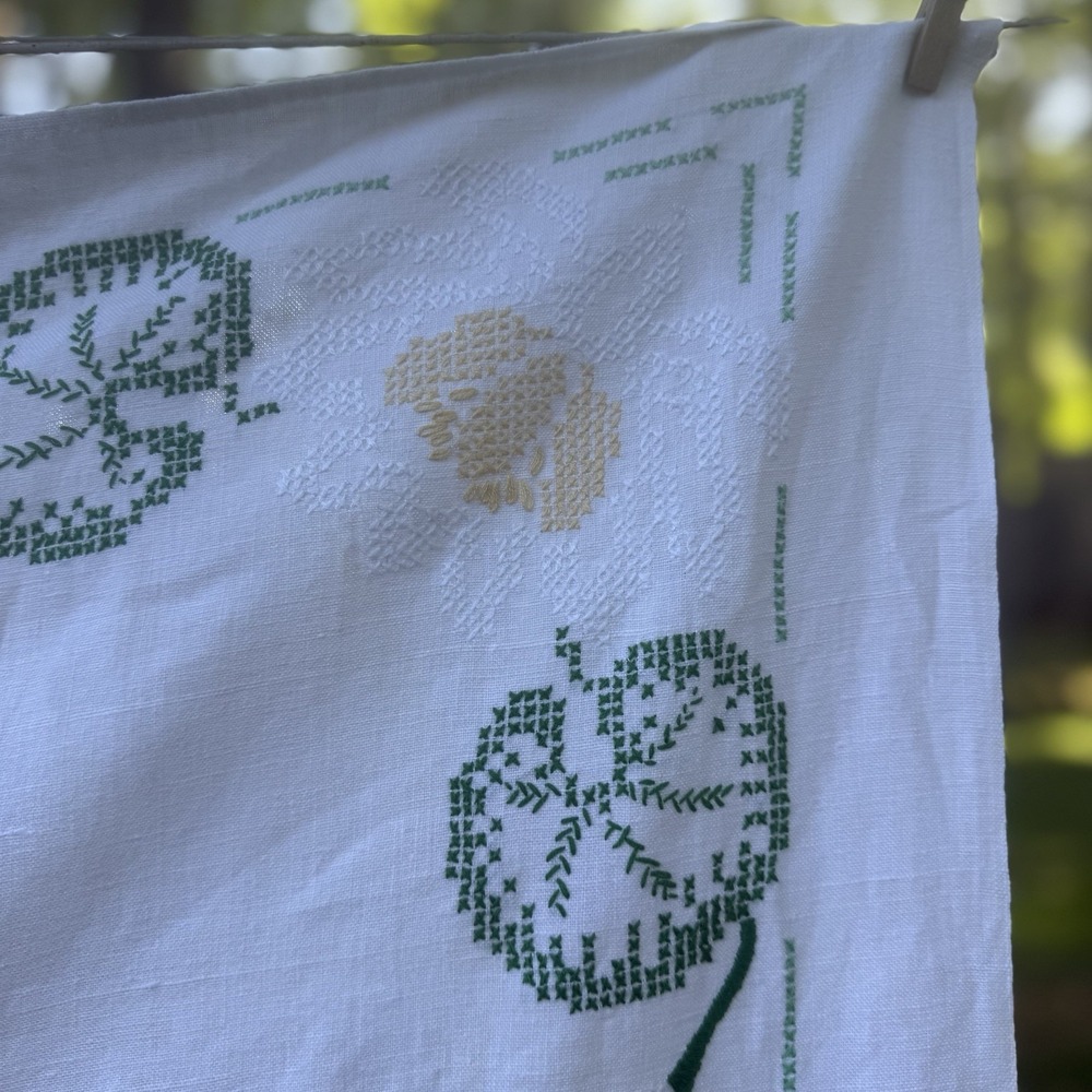 Vintage Hand Stitches Linen Tablecloth White Green Leaves Floral Tan Botanical - Picture 5 of 7